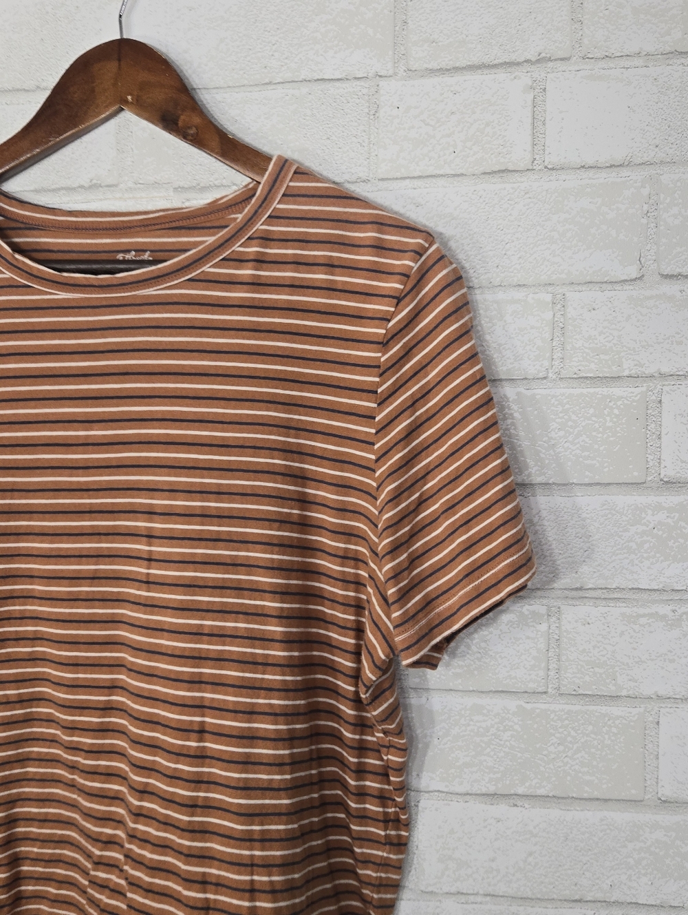Universal Thread stripe tee - Picture 2 of 11